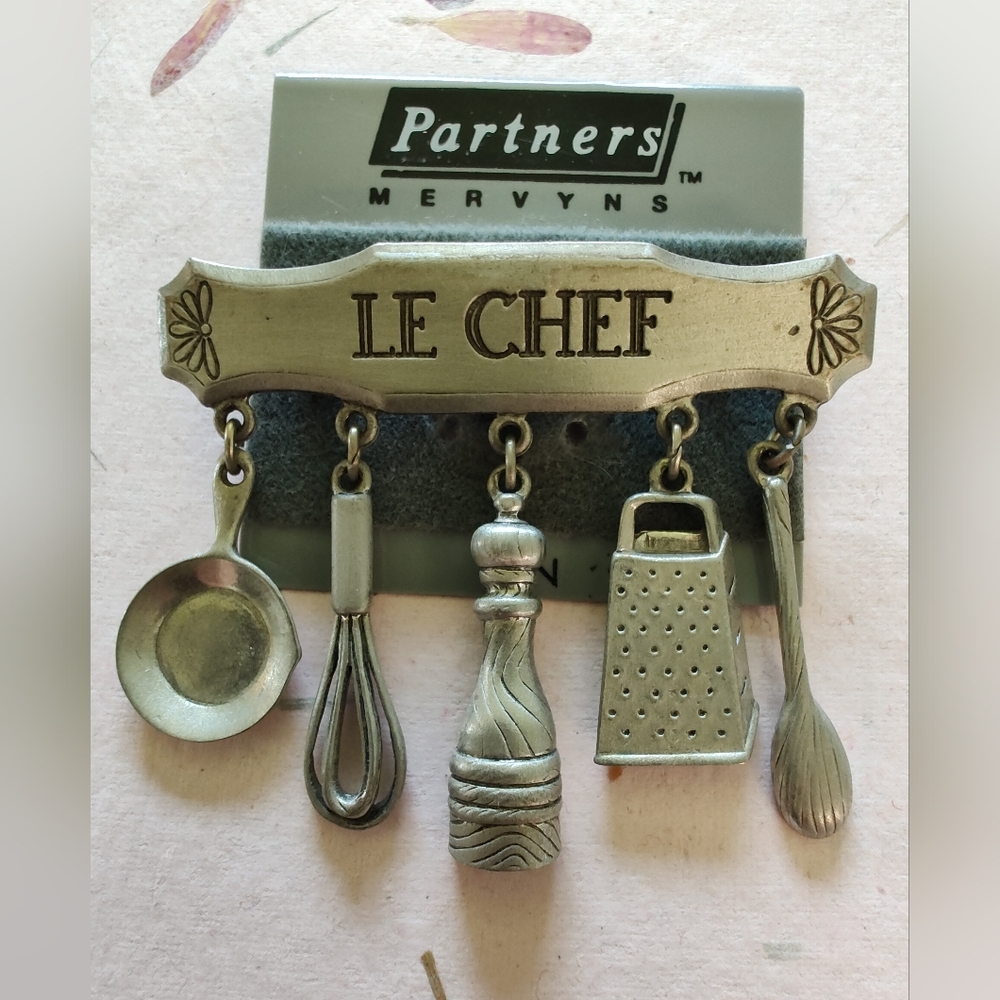 Silver Tone pewter Le Chef pin brooch Stamped JJ Jonette Jewelry